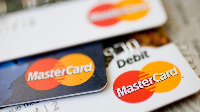 Google e Mastercard estariam rastreando dados de compras com cartão no varejo
