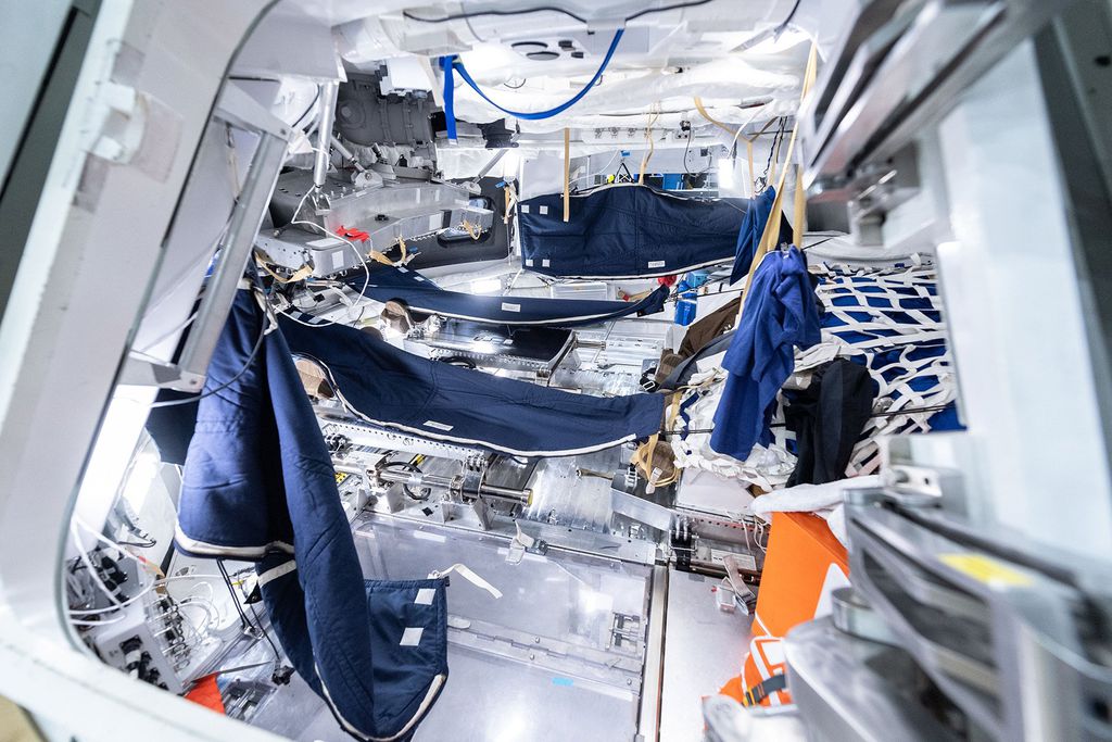 O interior da cápsula espacial terá iluminação adequadamente regulada para o cochilo da tripulação (Foto: NASA)