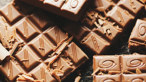Salmonela: Anvisa proíbe venda de chocolates da Elite por risco de contaminação