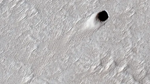 Sonda da NASA encontra tubo de lava de grandes dimensões em Marte