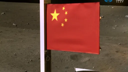 Veja a bandeira de tecido que a China hasteou na Lua e saiba mais sobre ela