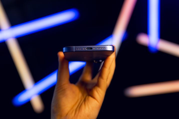 iPhone 16