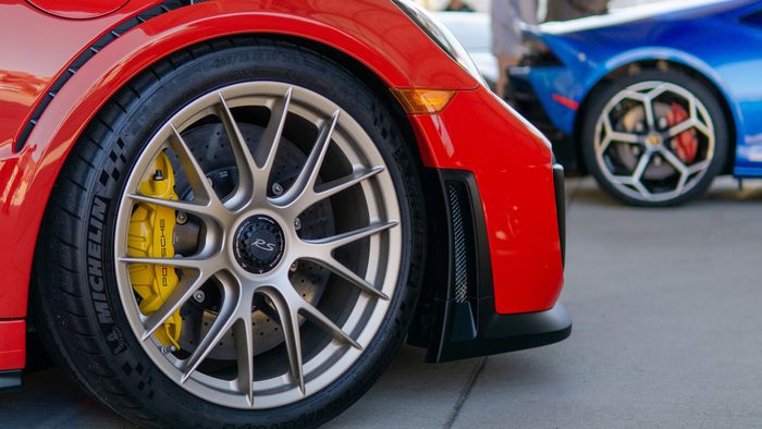 O que é um pneu de perfil baixo?