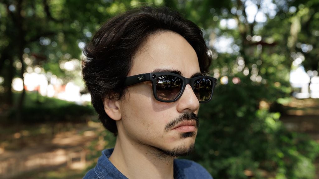 Ray-Ban Meta Smart Glasses agora podem postar no Instagram por meio de comando de voz (Imagem: Ivo Meneghel Jr/Canaltech)