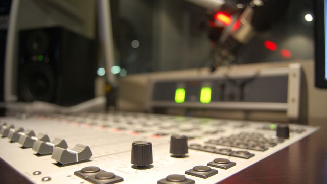 Emissoras AM devem migrar para frequência FM em novembro