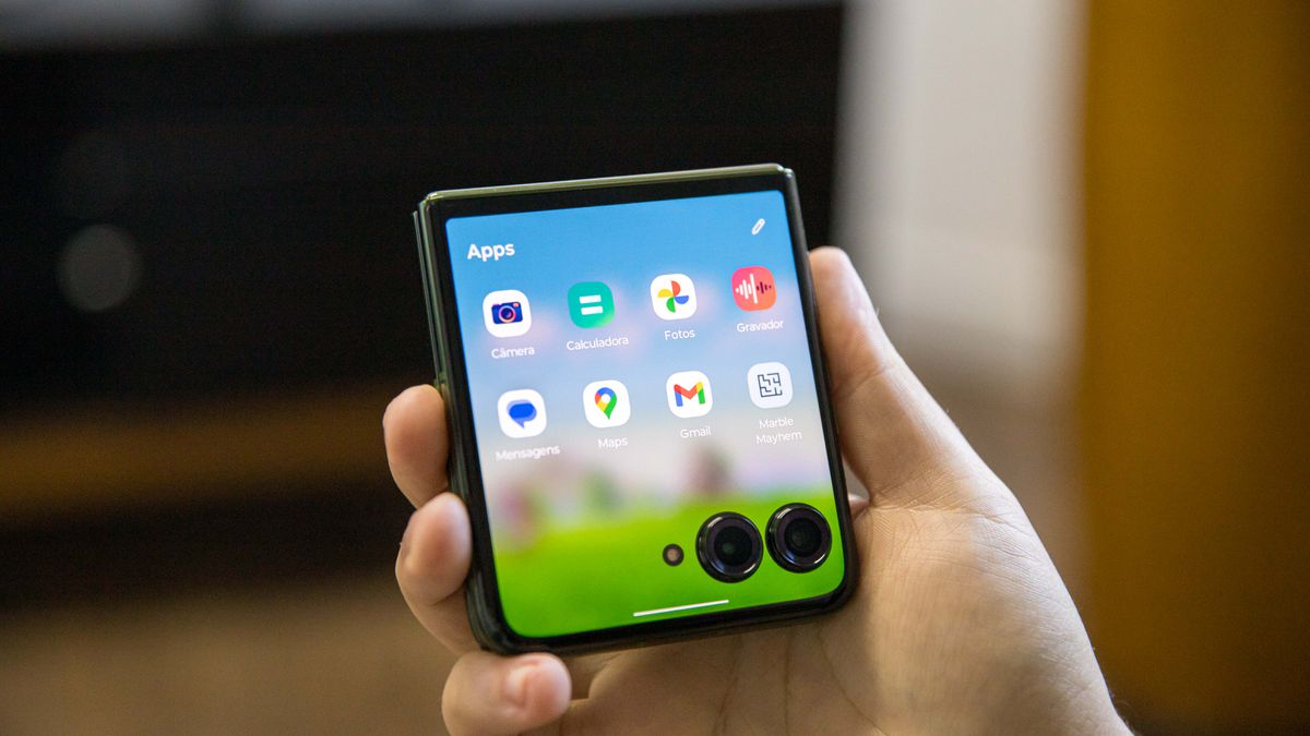 Vazou tudo sobre o novo top da Motorola; tela externa gigante e chip poderoso