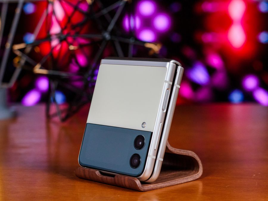 É melhor esperar o Galaxy Z Flip 4 chegar ou comprar o Z Flip 3