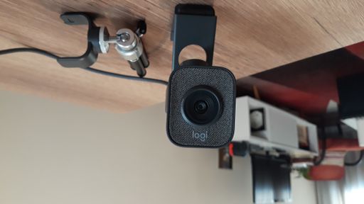 Análise: StreamCam Plus é webcam parruda e versátil para streamers profissionais