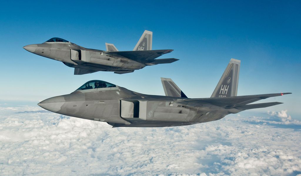 Lockheed Martin F-22 Raptor visto no ar