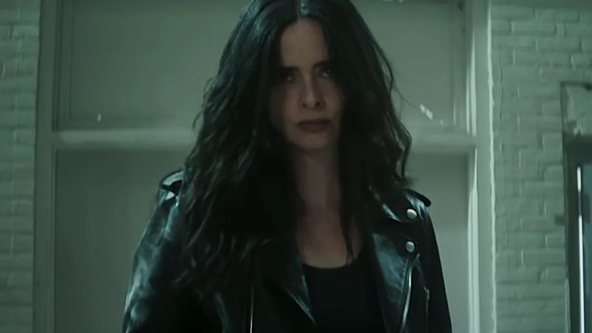 Jessica Jones faz retorno explosivo em Demolidor: Renascido, veja