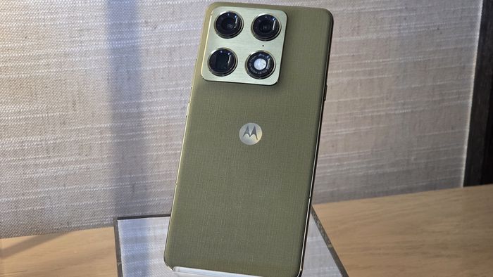 Motorola Signature: novo top de linha ganha autorização para venda no Brasil
