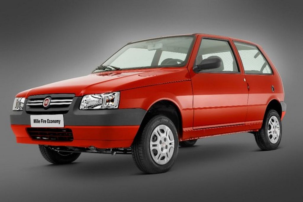 Fiat Uno com motor 1.0 era conhecido pelo lado econômico (Imagem: Divulgação/Fiat)