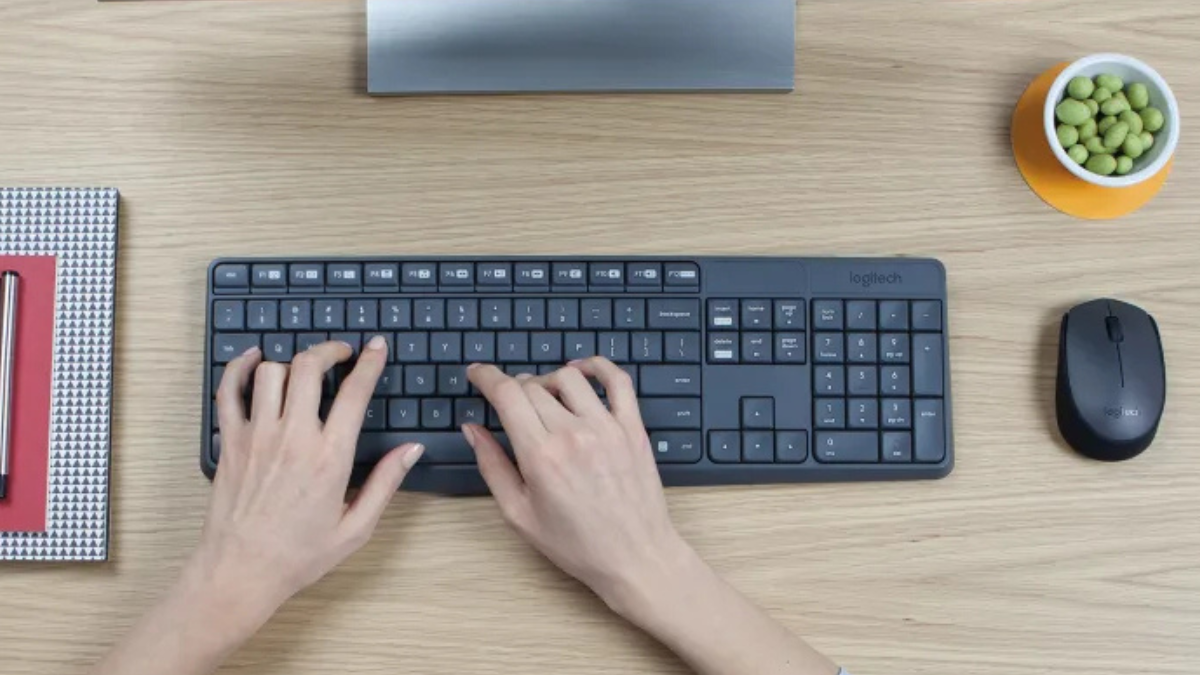 Diga adeus aos fios: Combo de teclado e mouse Logitech está em oferta na Amazon