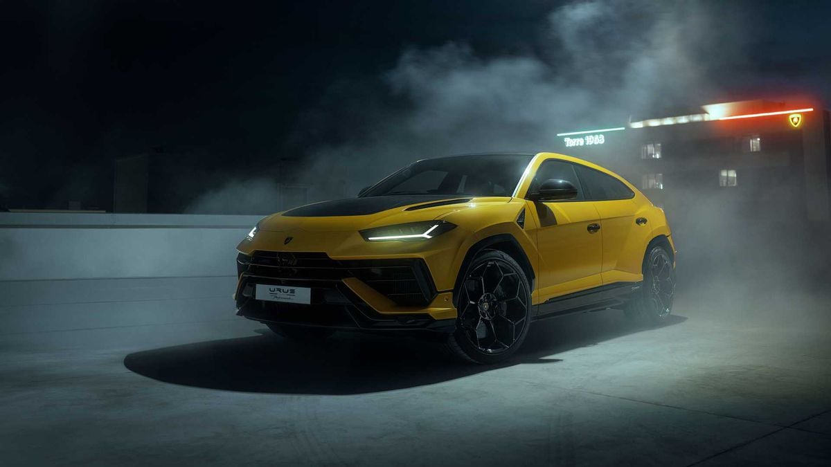 Lamborghini Urus bate 3 vezes seguidas em postes e vídeo viraliza; veja