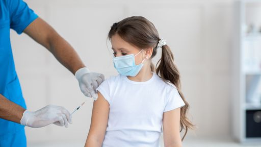 Por que a dose da vacina contra a covid-19 para crianças deve ser menor?