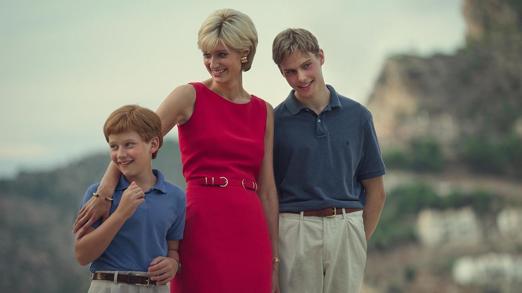 Diana decide passar uns dias com os filhos em Saint-Tropez, no iate da família All-Fayed (Imagem: Divulgação/Netflix)