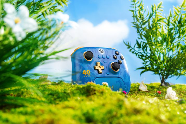 8BitDo Ultimate 3-mode - Rare 40th Anniversary Edition