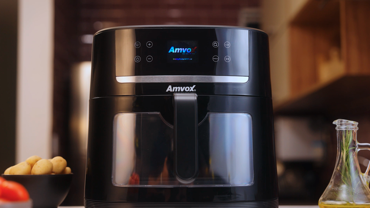 Airfryer inteligente brasileira identifica e cozinha alimentos sozinha