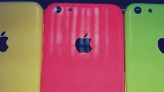iPhone de baixo custo com carcaça colorida aparece em novas fotos