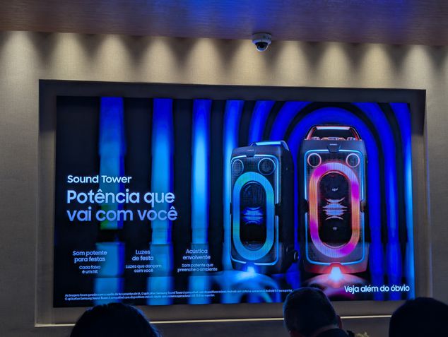 Caixas de som Samsung Sound Tower ST50F e ST40F