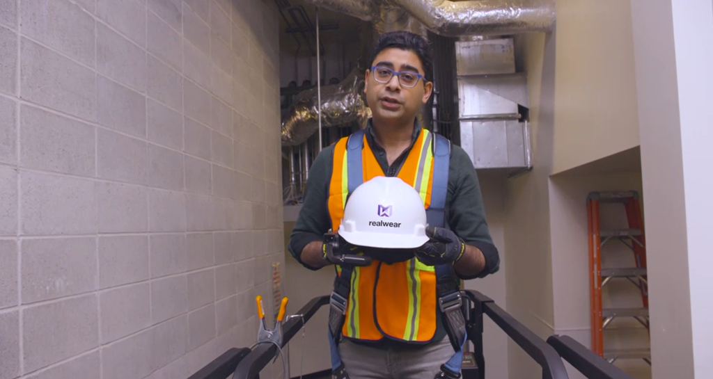 Microsoft anuncia novo capacete de proteção para trabalhadores da indústria com câmera e suporte ao Team (Foto: Divulgação)