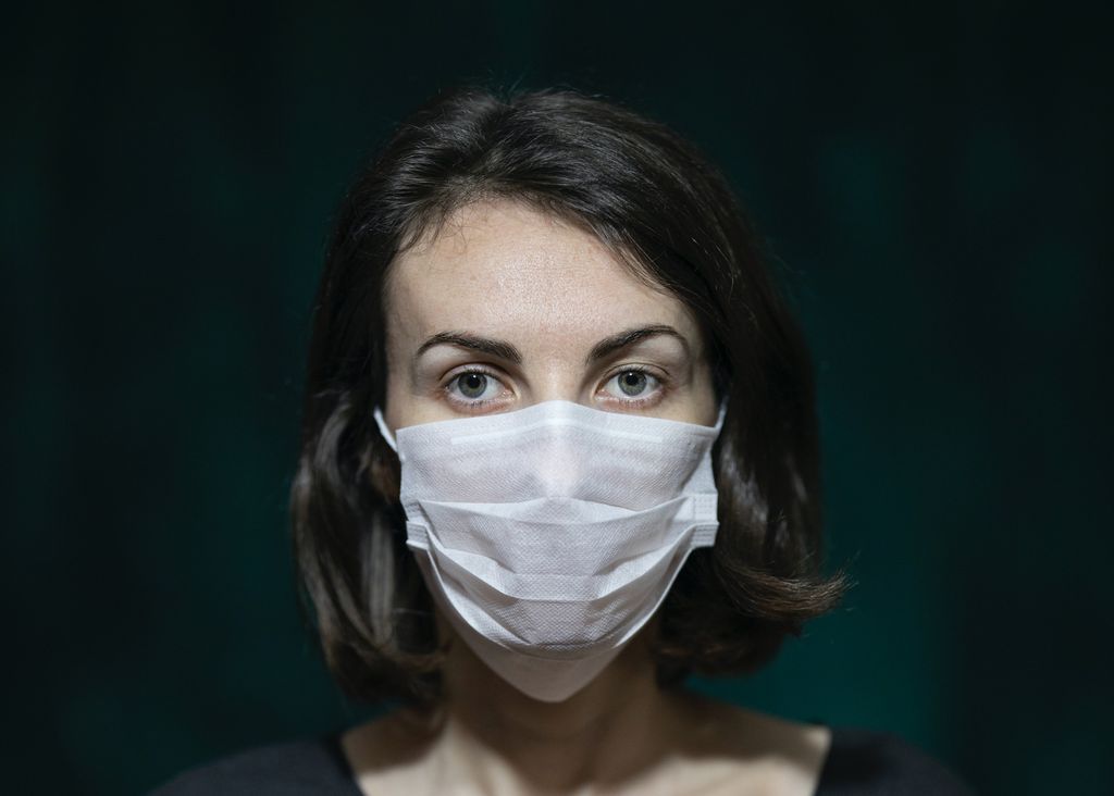 O uso de máscara tem sido a principal medida contra a propagação da COVID-19, desde o início da pandemia (Imagem:  engin akyurt / Unsplash)