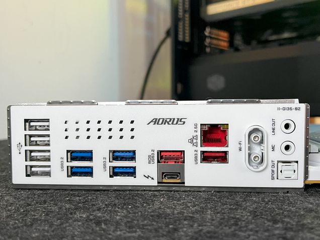 Placa-mãe Gigabyte Z890 AORUS Elite X Ice