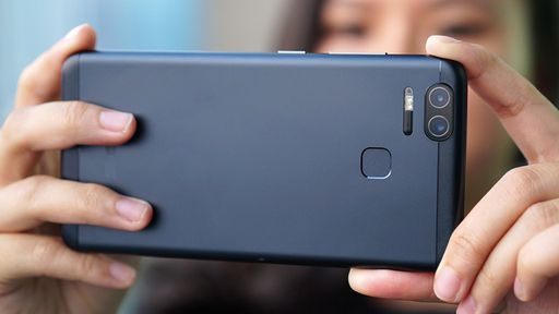 MENOR PREÇO: Zenfone com zoom óptico, 4 GB e super bateria por apenas R$ 1.208