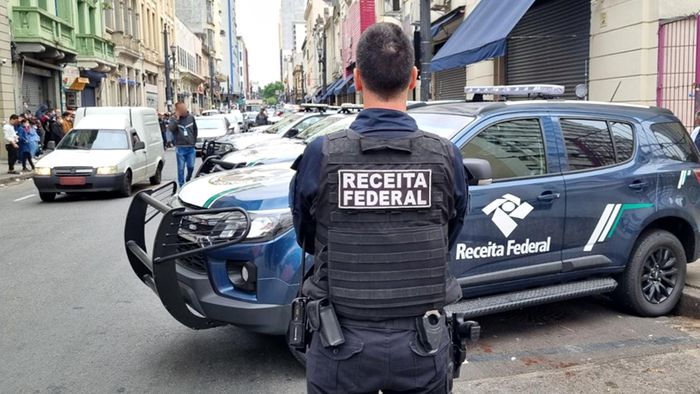 Receita descobre depósito com R$ 10 milhões em celulares contrabandeados