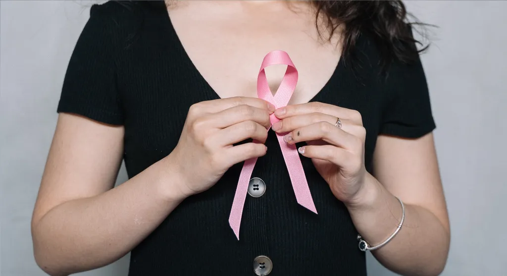 Cientistas desenvolvem novo tratamento promissor para pacientes com câncer de mama (Imagem: Anna Tarazevich/Pexels)