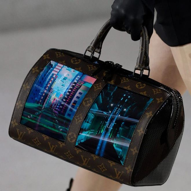 Bolsa com tela Louis Vuitton Royole