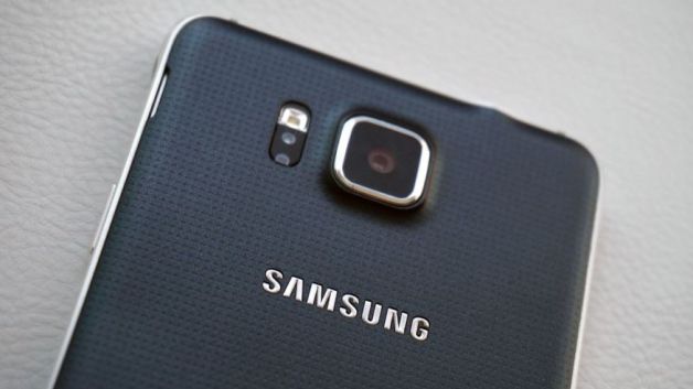 Vazam fotos da suposta traseira de metal do Galaxy S6
