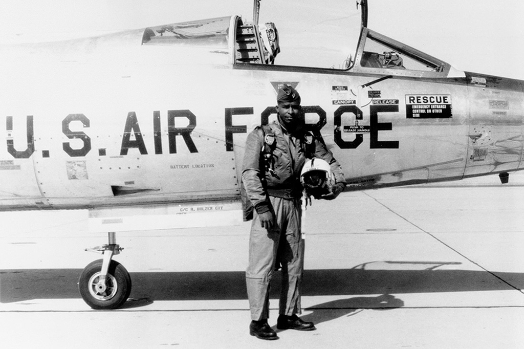 Robert H. Lawrence, o primeiro astronauta negro dos EUA (Imagem: Reprodução/U.S. Air Force)