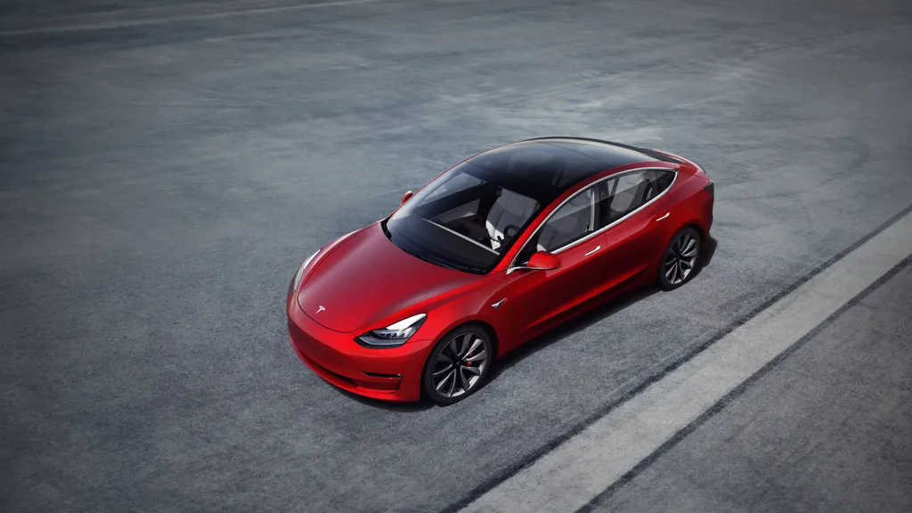 Tesla Model 3 tem preços partindo de R$ 469.000 no Brasil (Imagem: Divulgação/Osten Electric)