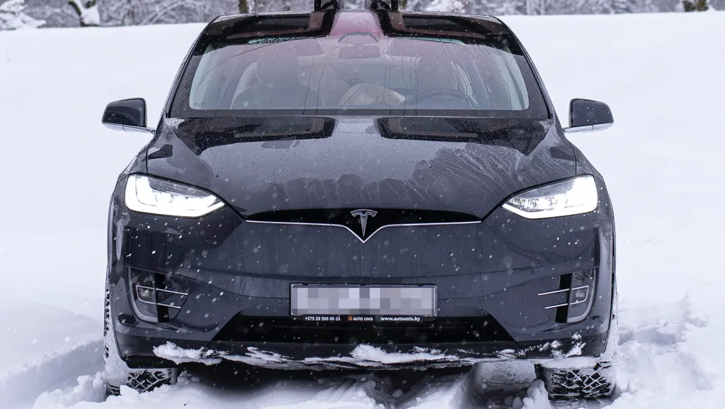 Carros elétricos da Tesla chegam a perder até 19% da autonomia em climas frios (Imagem: Ivan Kaslouskij/Envato/CC)