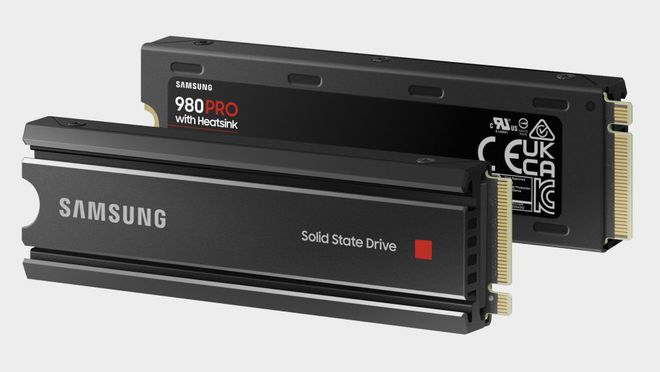 A principal novidade do novo modelo é a adição de um heatsink compatível com o PS5 (Imagem: Samsung)