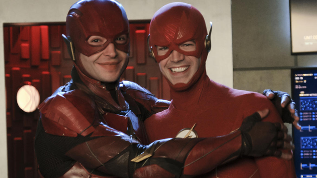 Flash de Grant Gustin encontra Flash de Ezra Miller em crossover