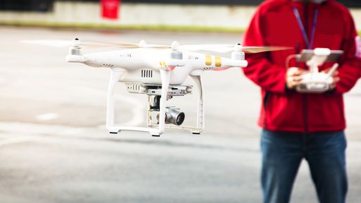 Drones podem substituir satélites e fogos de artifício?