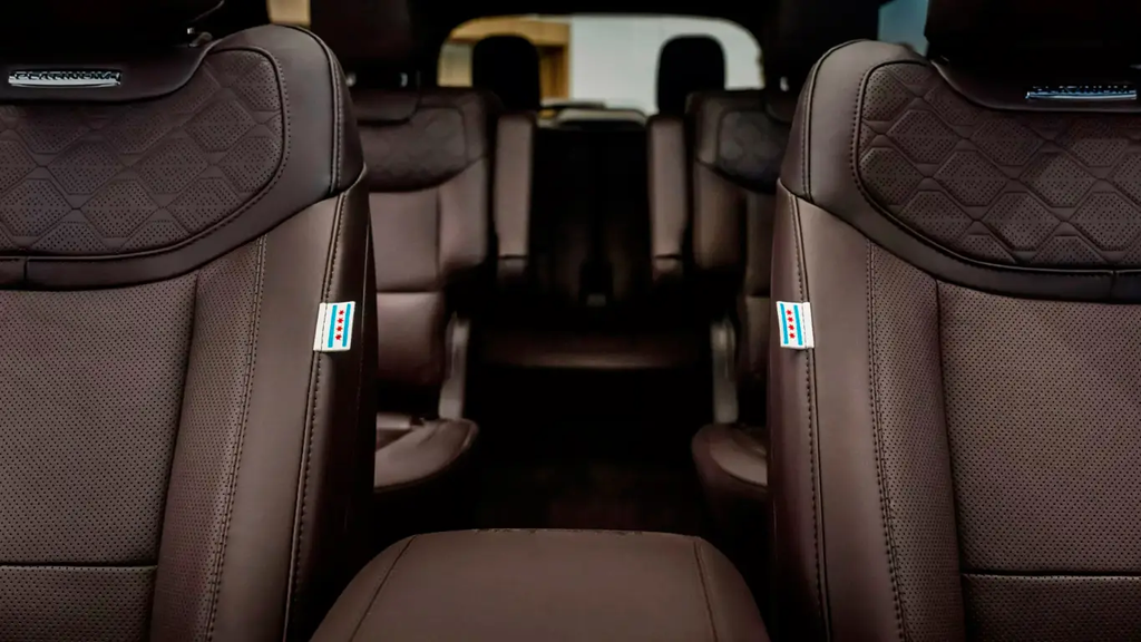 Interior do Ford Explorer personalizado para o Papa