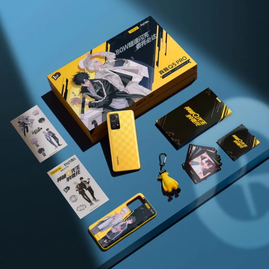O Realme Q5 Pro recebeu ainda uma edição especial tematizada com o anime Time Agent, trazendo case especial, cards colecionáveis, adesivos e um chaveiro do Realmeow (Imagem: Realme)