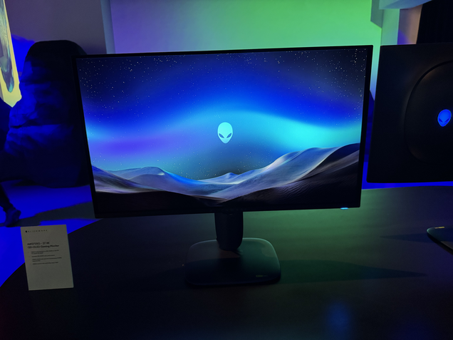 Monitor Alienware 27 4K QD-OLED - EMBARGO 07/01 01H00