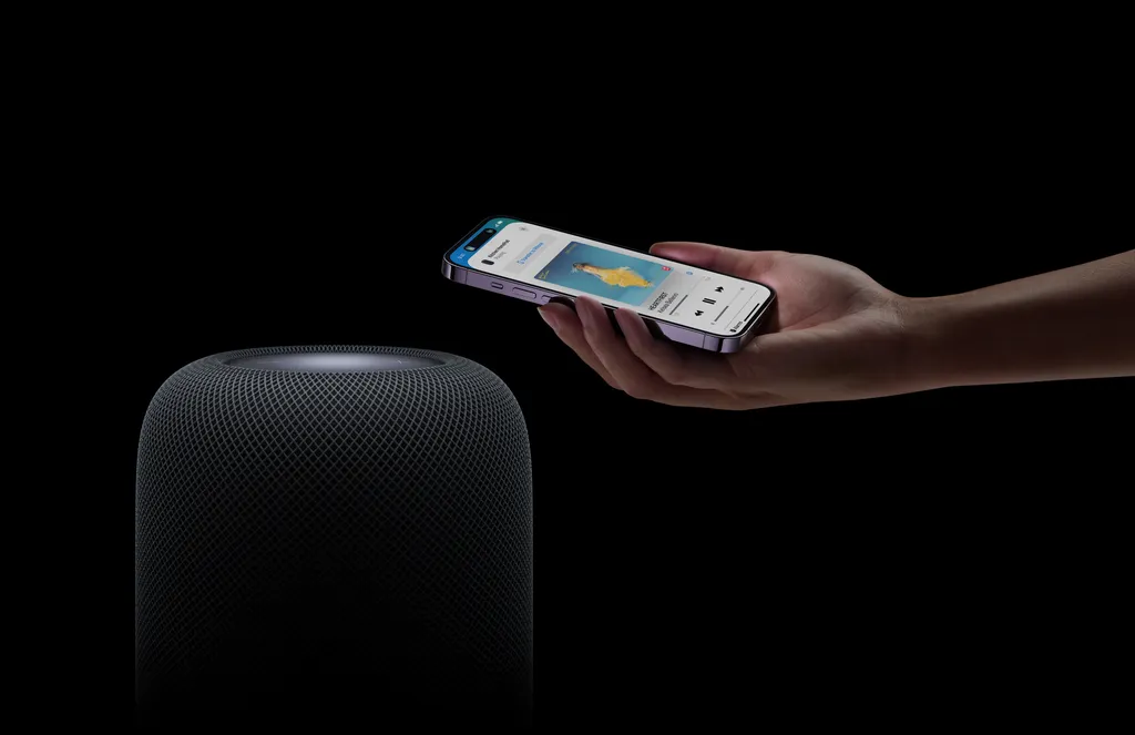 iPhones mais recentes permitem transmitir música tocada no celular apenas aproximando o dispositivo do HomePod (Imagem: Reprodução/Apple)