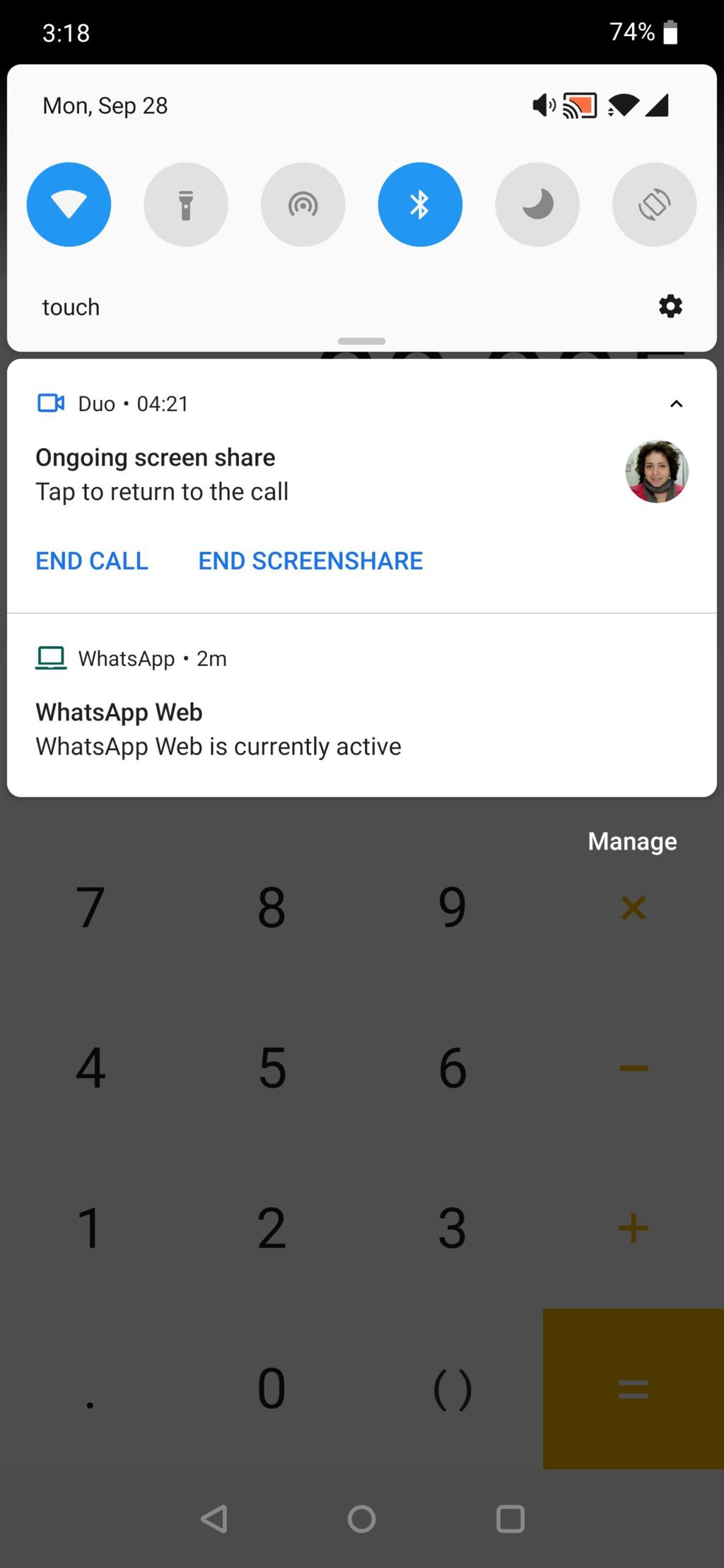 Para desligar o compartilhamento de tela, basta acessar a barra de notificações (Foto: Reprodução/Android Police)