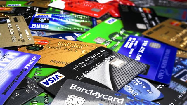 Falsários estão substituindo chips dos cartões de débito antes da entrega