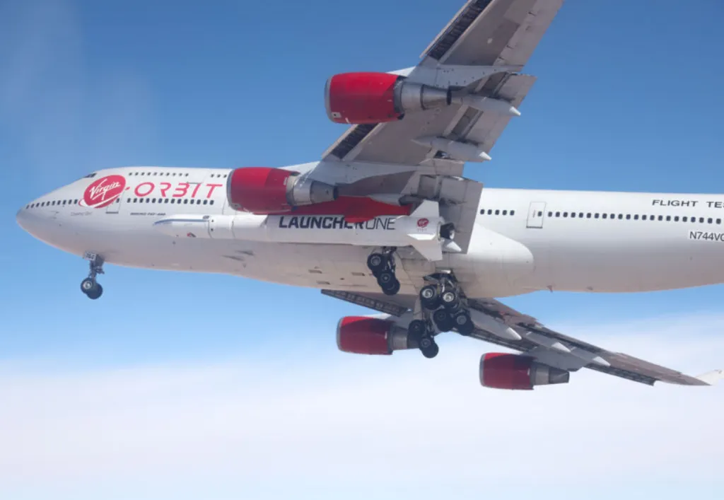 Avião Boeing 747 usado pela Virgin Orbit em lançamentos espaciais (Imagem: Divulgação/Virgin Orbit)
