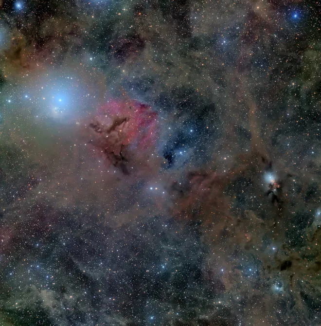 Gás, poeira e acompanhando a constelação de Perseus (Imagem: Reprodução/Jack Groves)