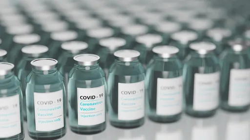 COVID: Anvisa alerta sobre vacinas falsas vendidas na web e pede denúncias