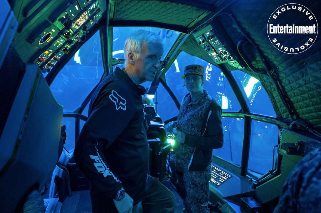 Para dirigir o filme, James Cameron precisou criar uma cabine submarina (Imagem: Reprodução/Entertainment Weekly)