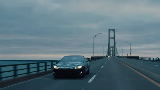 Tesla Model S bate Mercedes EQXX e roda 1,2 mil km em teste de bateria