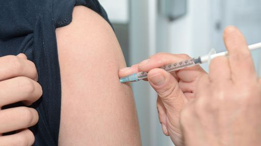 COVID-19 | Vacina dos EUA avança para última fase de testes